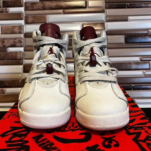 Jordan 6 Retro 'Maroon'  Size 6Y - VNDS - Picture 3 of 7